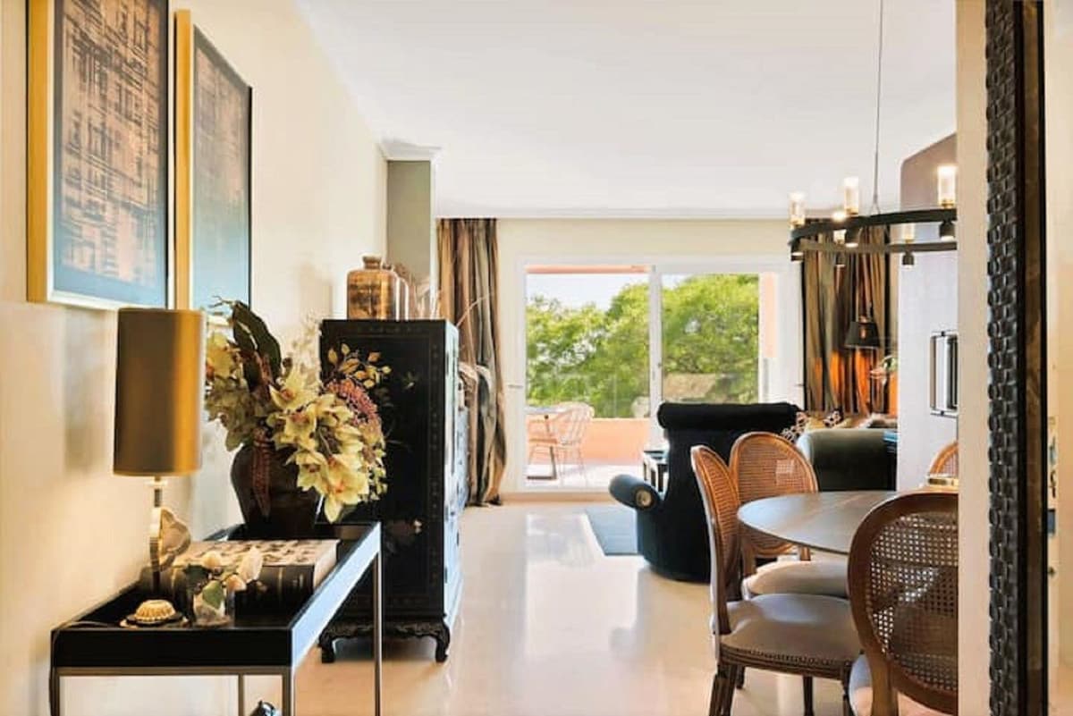 Middle Floor Apartment in Elviria — photo 8 of 10