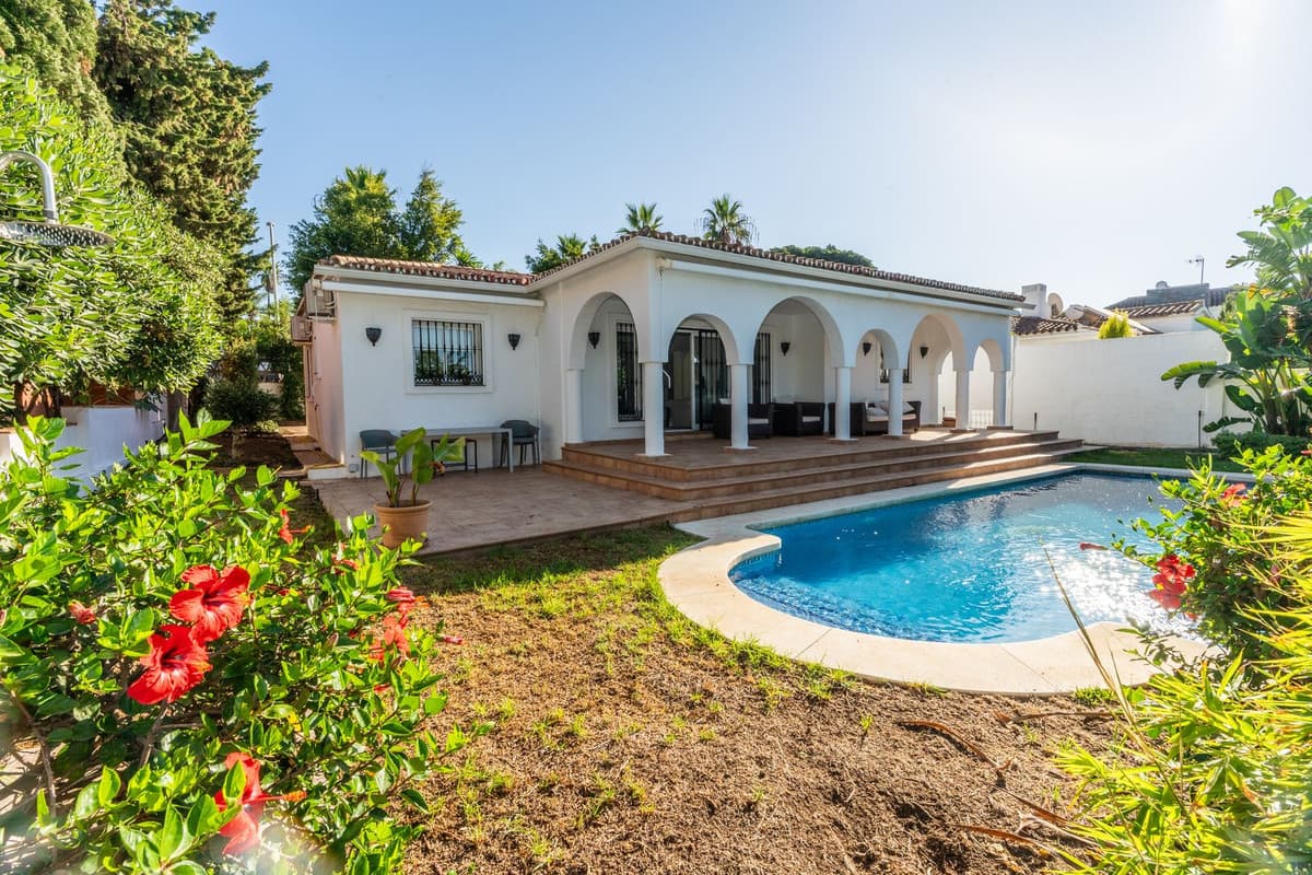 Detached Villa in Costabella — photo 2 of 10