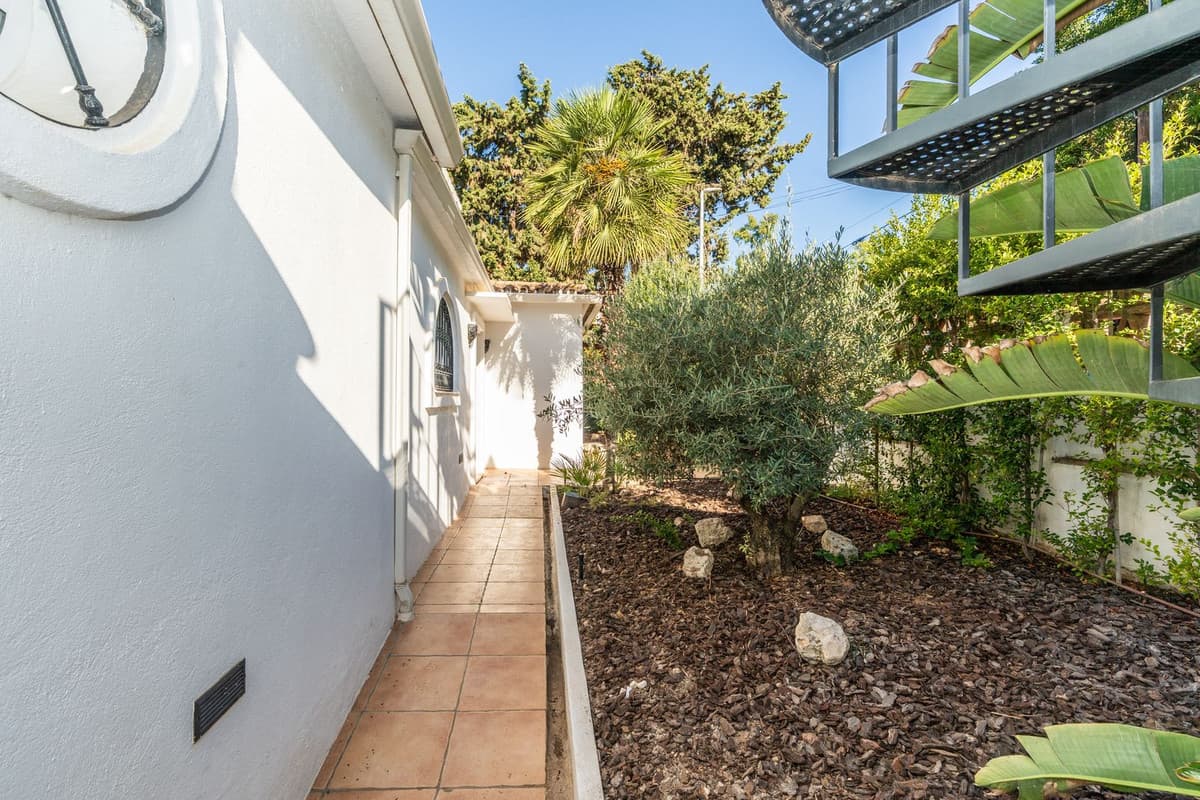 Detached Villa in Costabella — photo 7 of 10