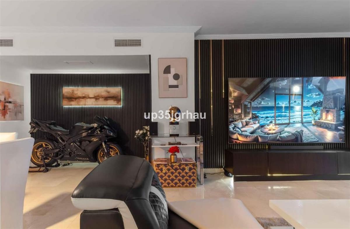 Middle Floor Apartment in Estepona — photo 3 of 10