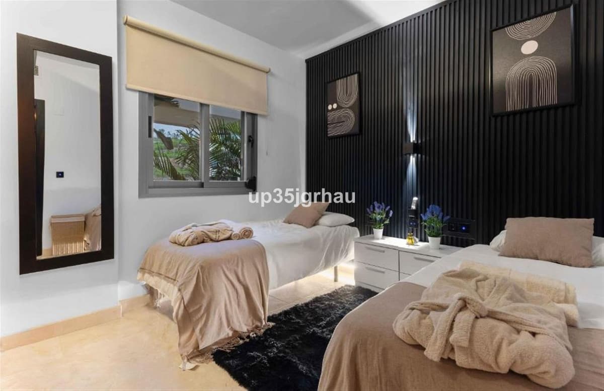 Middle Floor Apartment in Estepona — photo 6 of 10