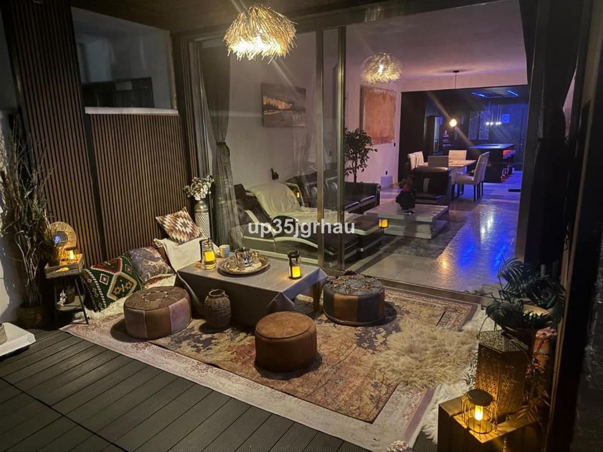 Middle Floor Apartment in Estepona — photo 10 of 10