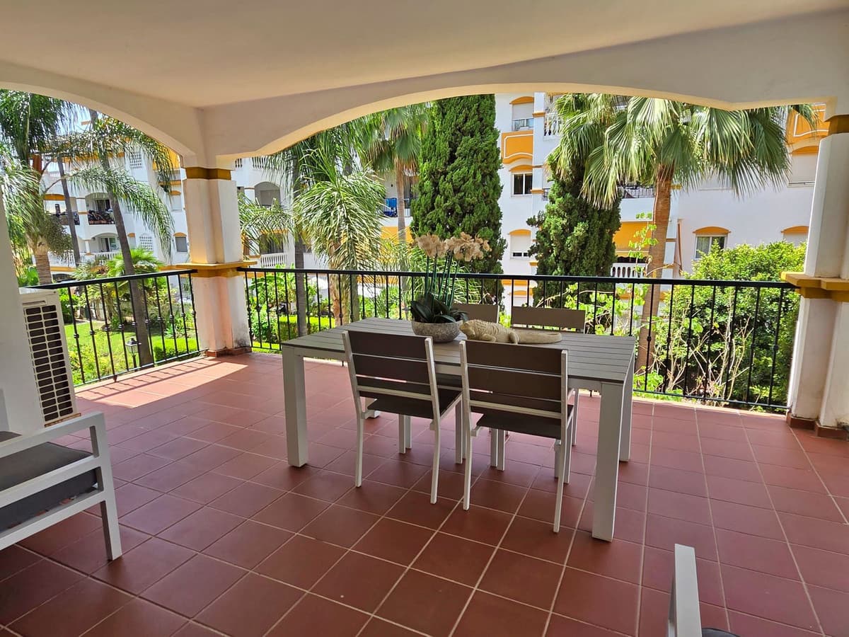 Middle Floor Apartment in Puerto Banús — photo 1 of 10