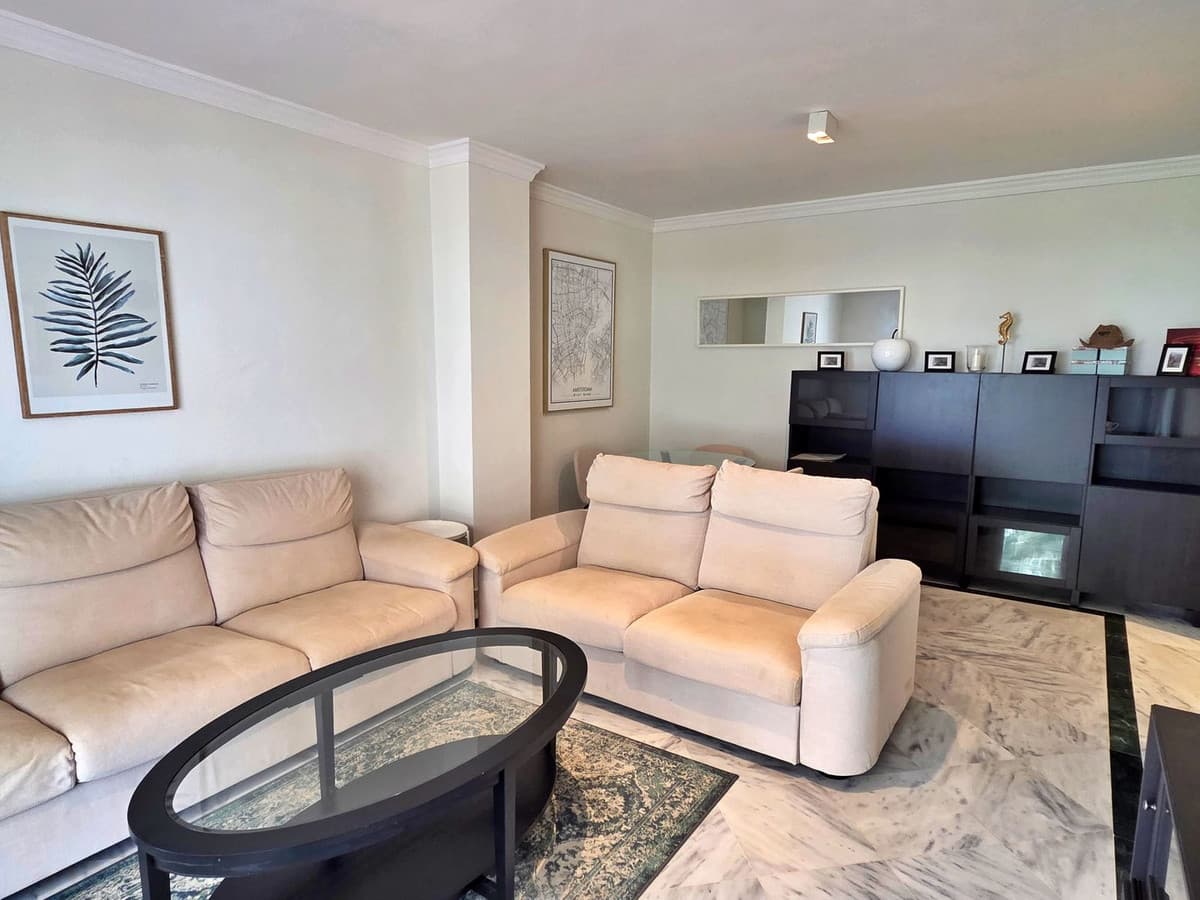 Middle Floor Apartment in Puerto Banús — photo 5 of 10