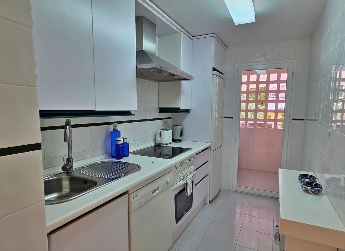 Middle Floor Apartment in Puerto Banús — photo 6 of 10