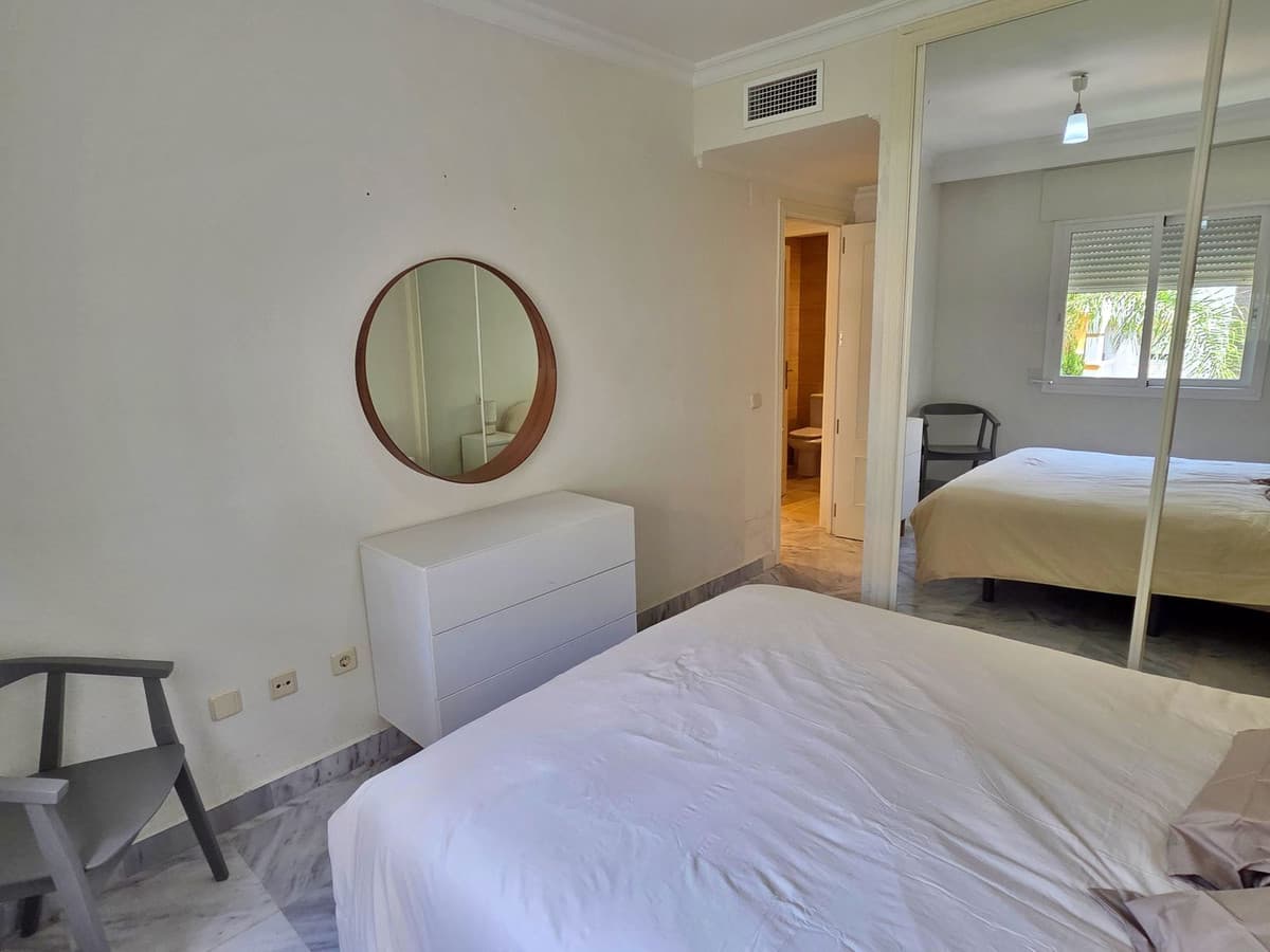 Middle Floor Apartment in Puerto Banús — photo 9 of 10