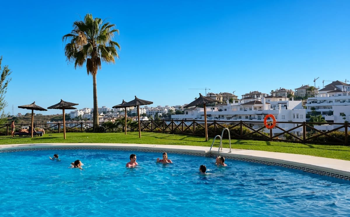 Ground Floor Apartment in Estepona — photo 1 of 10