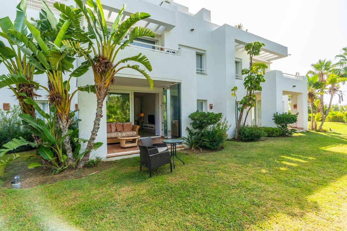 Ground Floor Apartment in Casares — photo 1 of 10