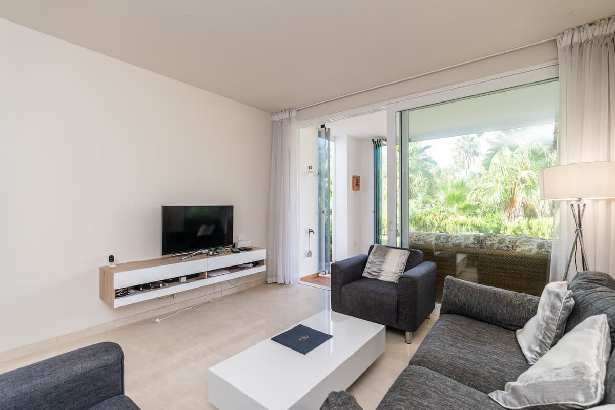 Ground Floor Apartment in Casares — photo 8 of 10