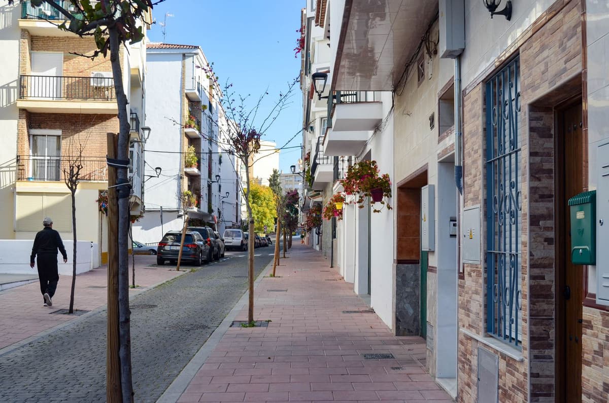 Middle Floor Apartment in Estepona — photo 2 of 10
