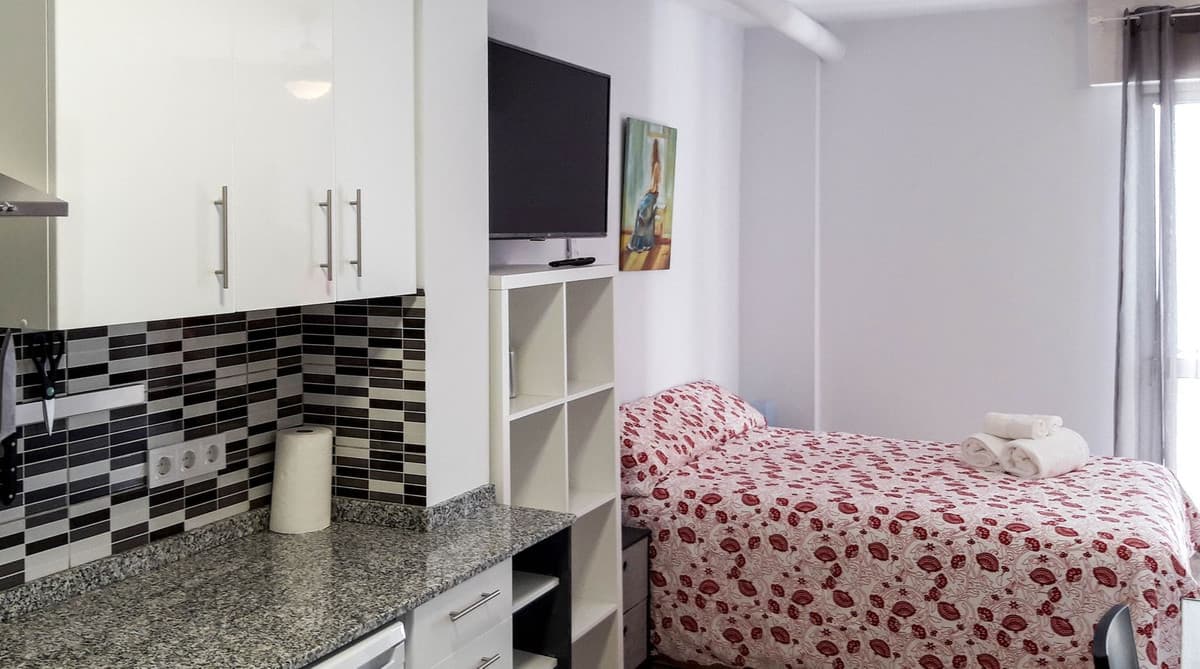 Middle Floor Apartment in Estepona — photo 4 of 10