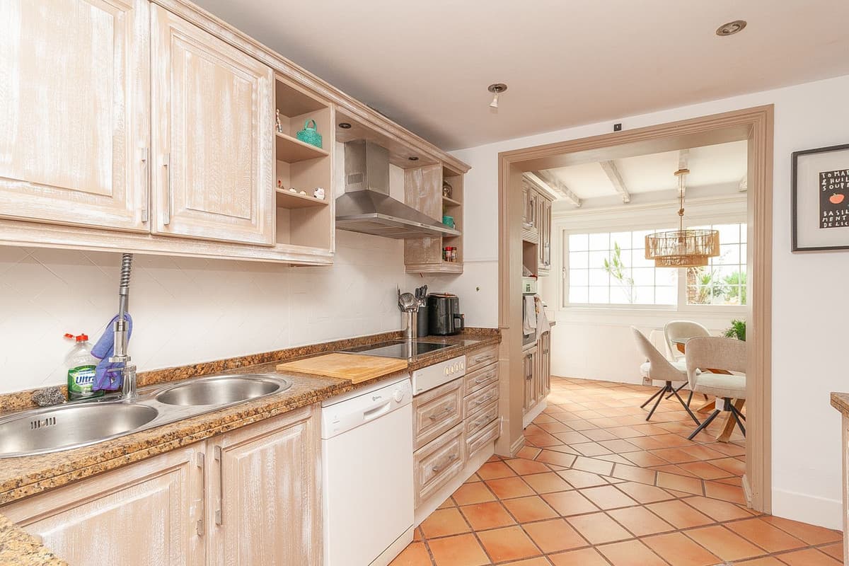 Detached Villa in Elviria — photo 6 of 10