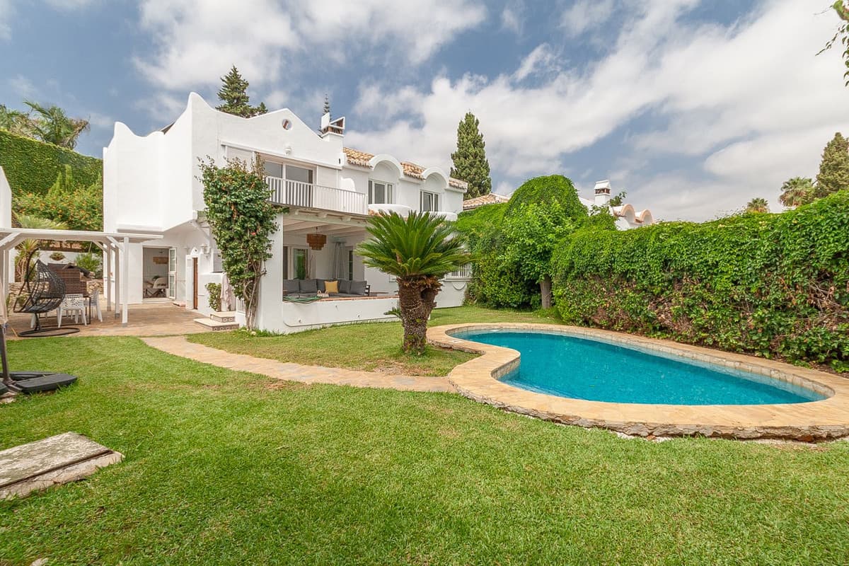 Detached Villa in Elviria — photo 8 of 10