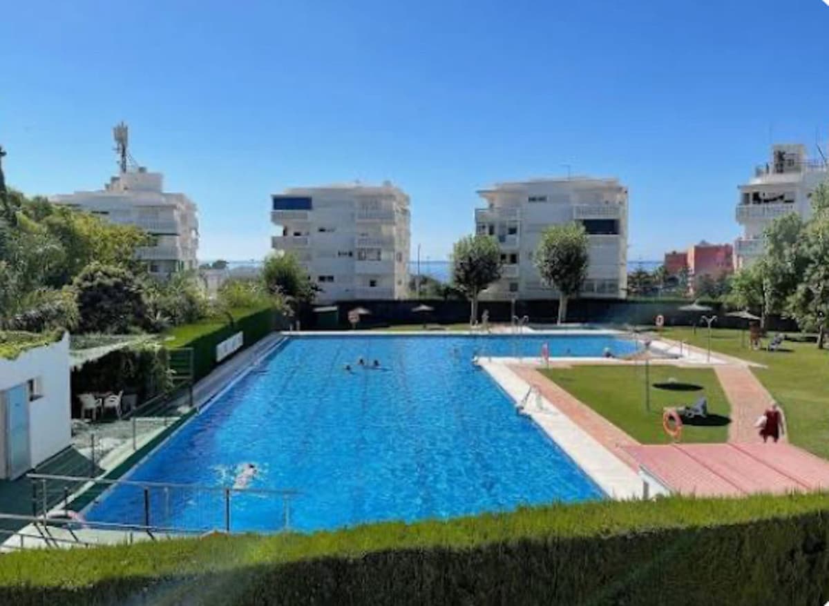 Middle Floor Apartment in Estepona — photo 1 of 10