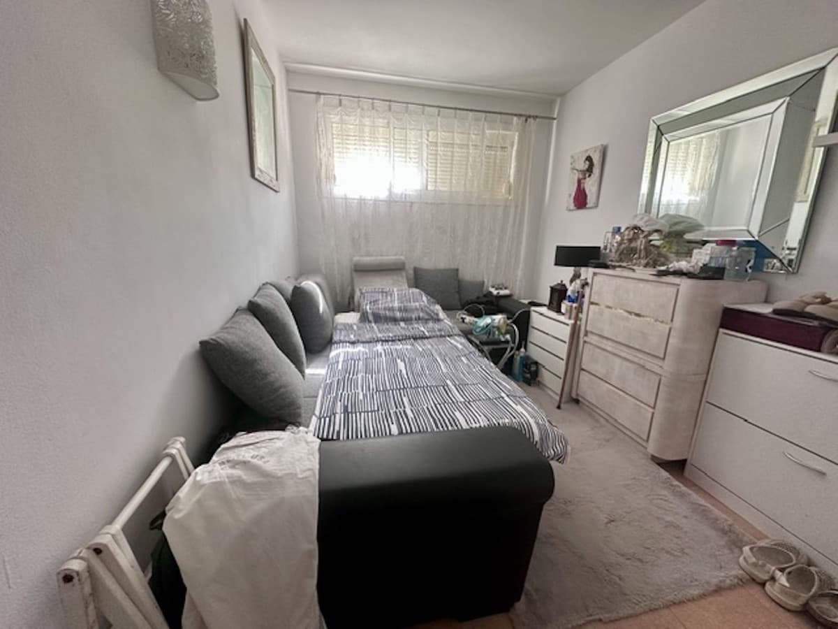 Middle Floor Apartment in Estepona — photo 9 of 10