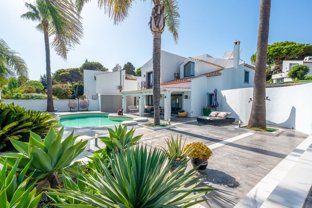 Detached Villa in Casares Playa — photo 1 of 10
