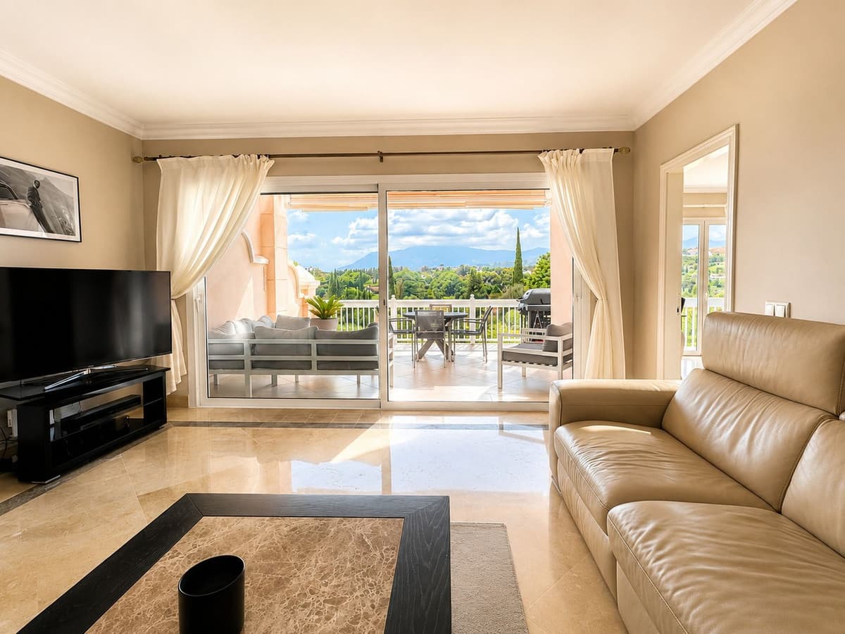 Middle Floor Apartment in Los Flamingos — photo 9 of 10