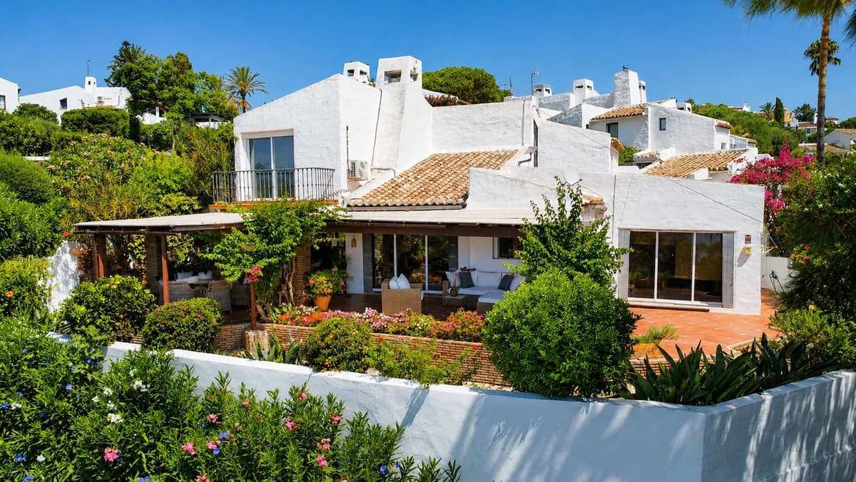 Detached Villa in Casares Playa — photo 1 of 10