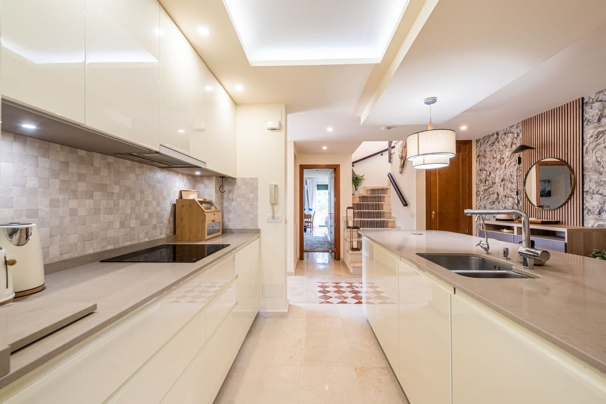 Penthouse Duplex in Estepona — photo 9 of 10