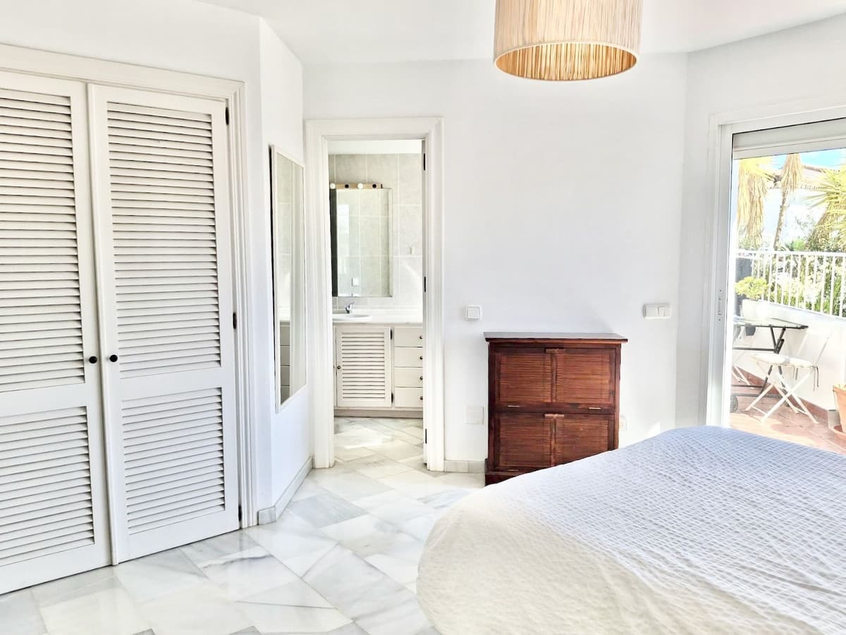 Middle Floor Apartment in Mijas Golf — photo 7 of 10