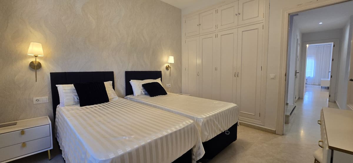 Penthouse Duplex in New Golden Mile — photo 9 of 10