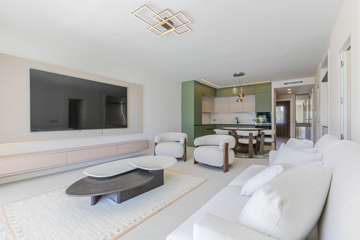 Ground Floor Apartment in Nueva Andalucía — photo 2 of 10