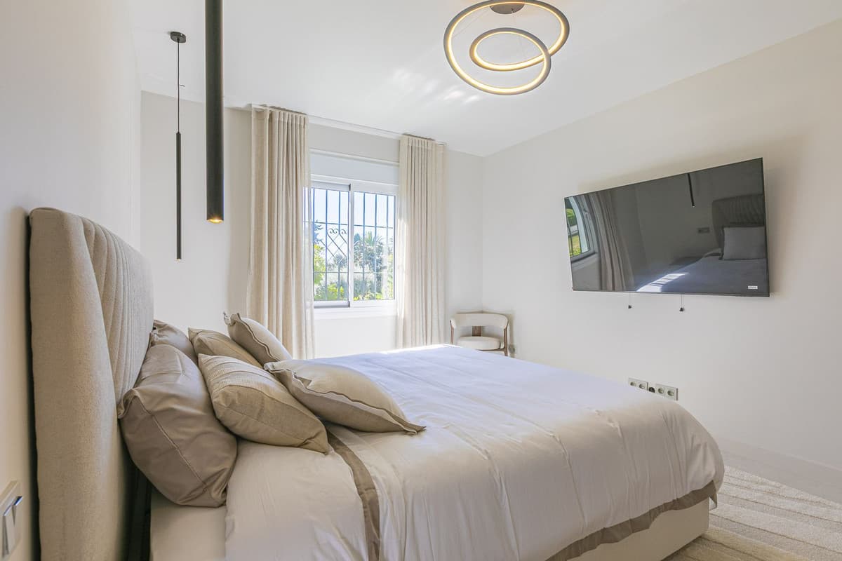 Ground Floor Apartment in Nueva Andalucía — photo 9 of 10