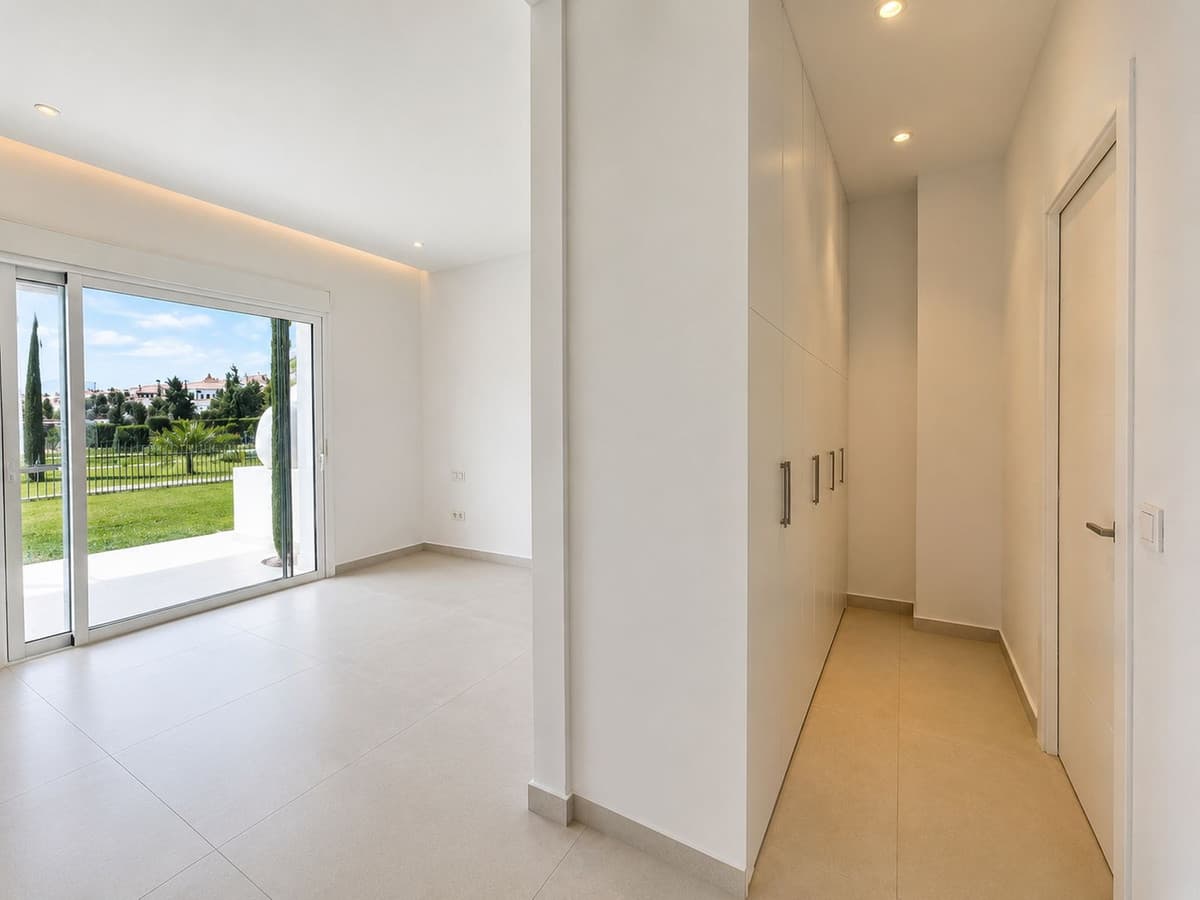 Ground Floor Apartment in Los Flamingos — photo 5 of 10