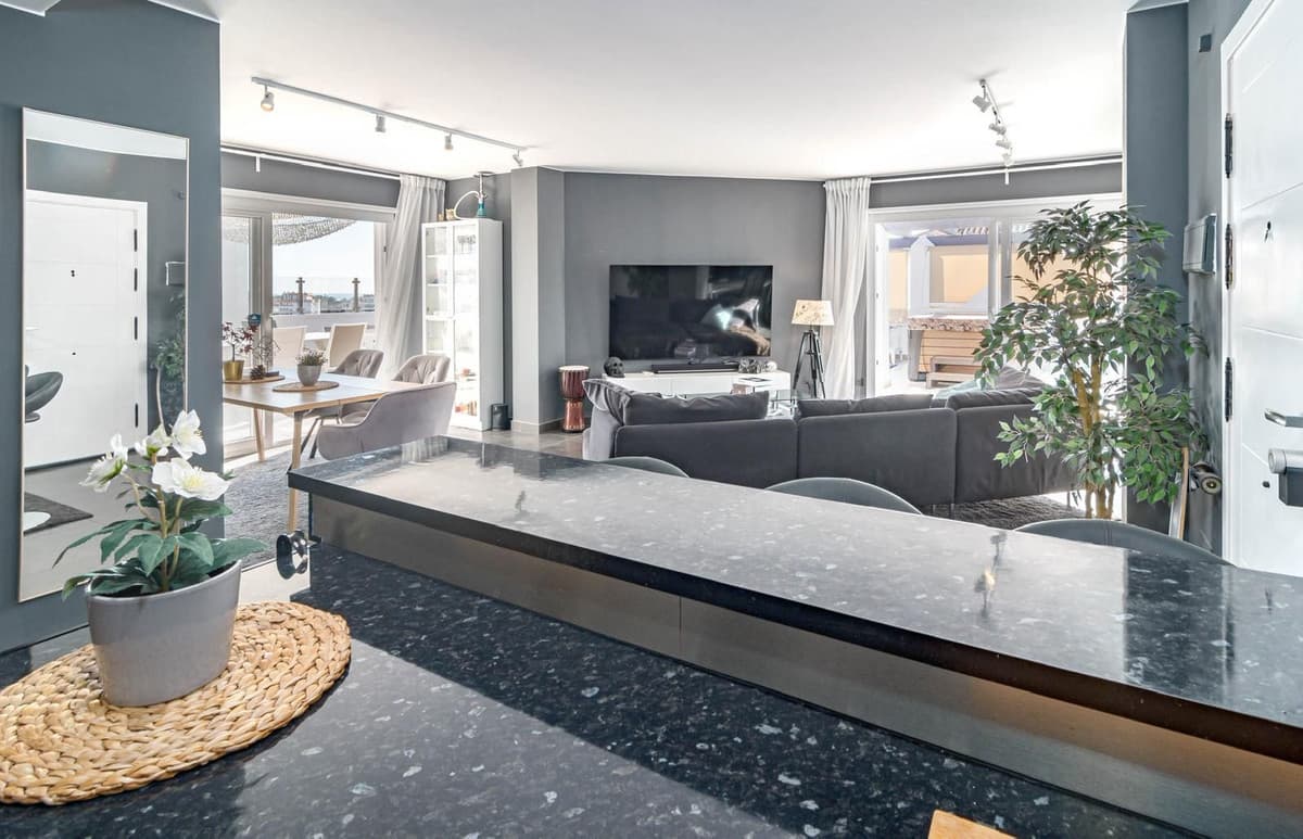 Penthouse in Nueva Andalucía — photo 4 of 10