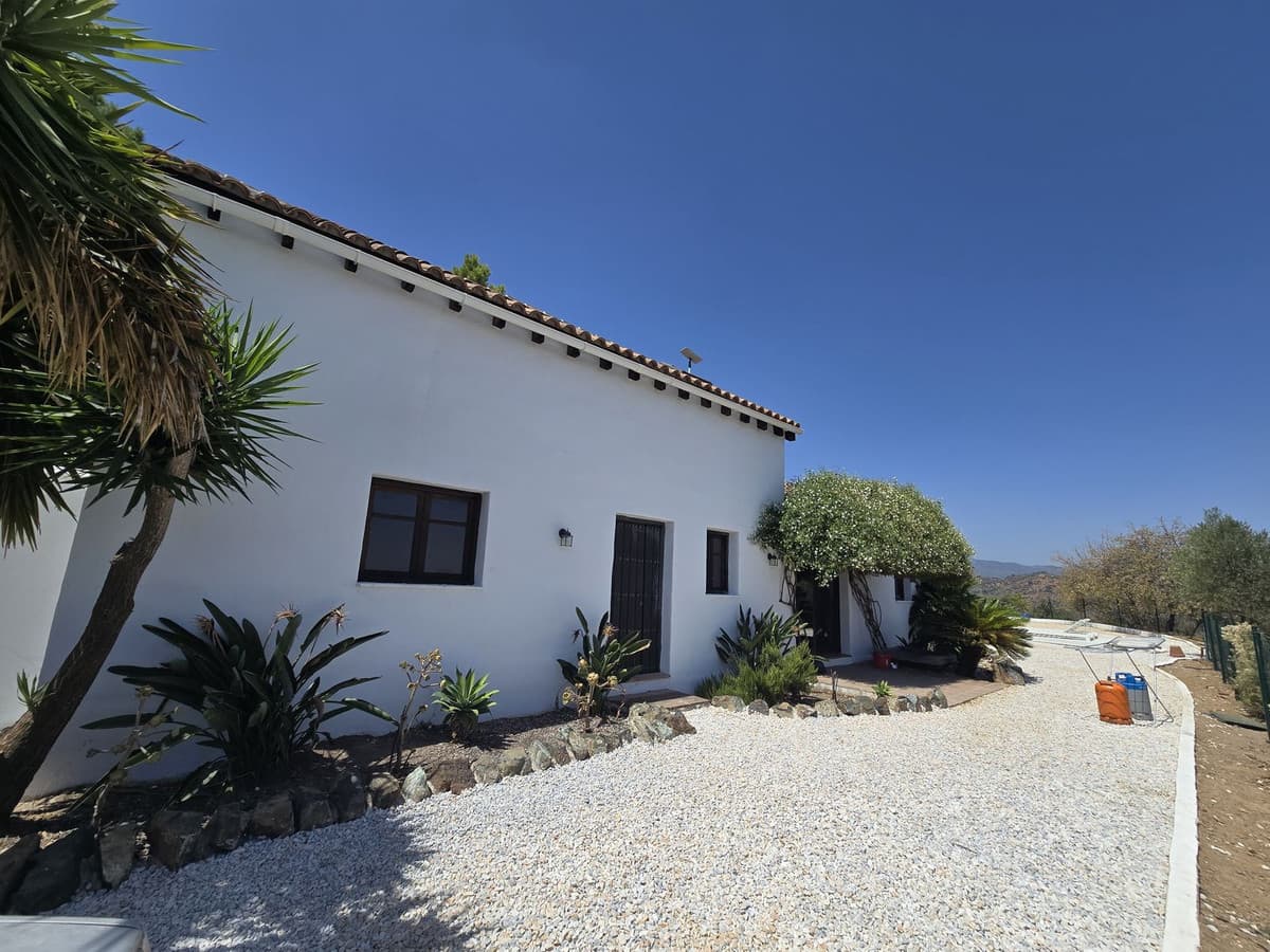 Detached Villa in Monda — photo 3 of 10