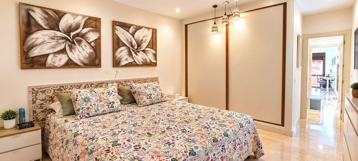 Middle Floor Apartment in Estepona — photo 4 of 10