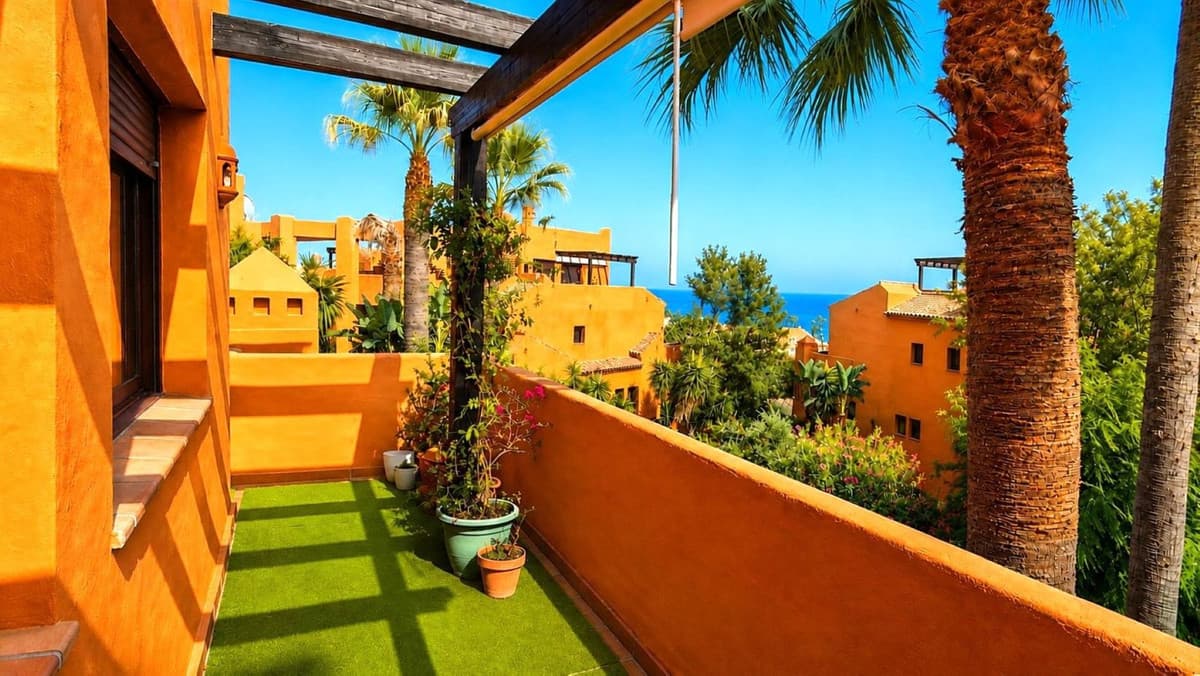 Middle Floor Apartment in Estepona — photo 7 of 10