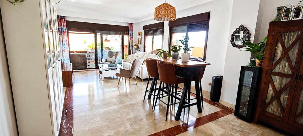 Middle Floor Apartment in Estepona — photo 10 of 10