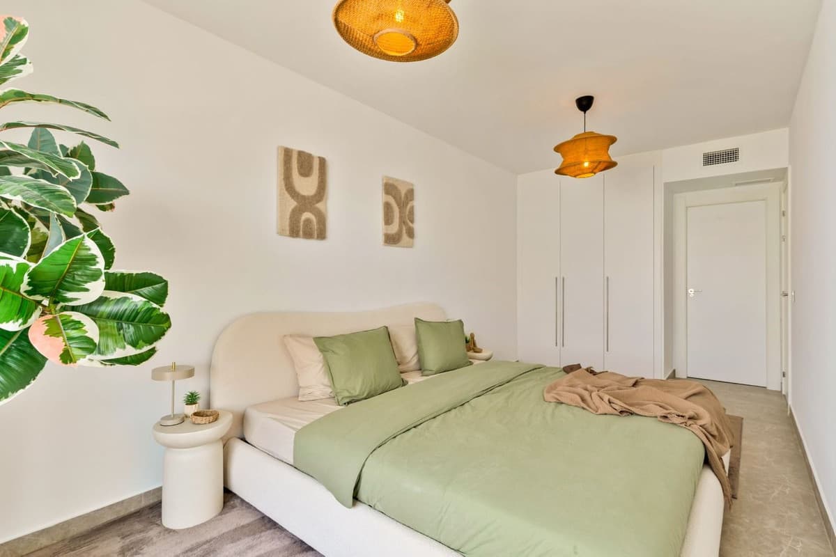 Middle Floor Apartment in Estepona — photo 5 of 10