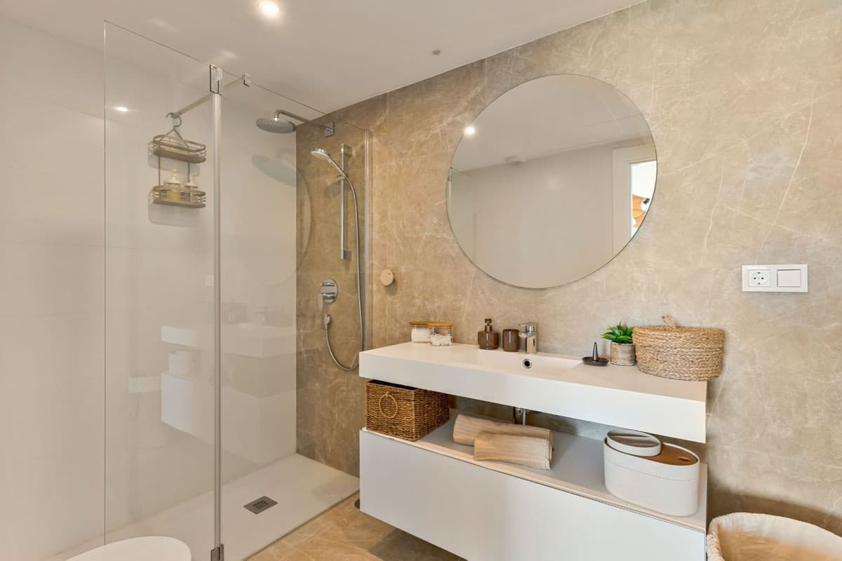 Middle Floor Apartment in Estepona — photo 6 of 10