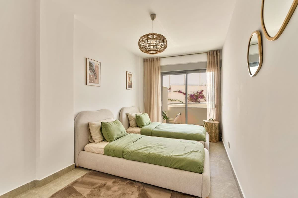 Middle Floor Apartment in Estepona — photo 7 of 10