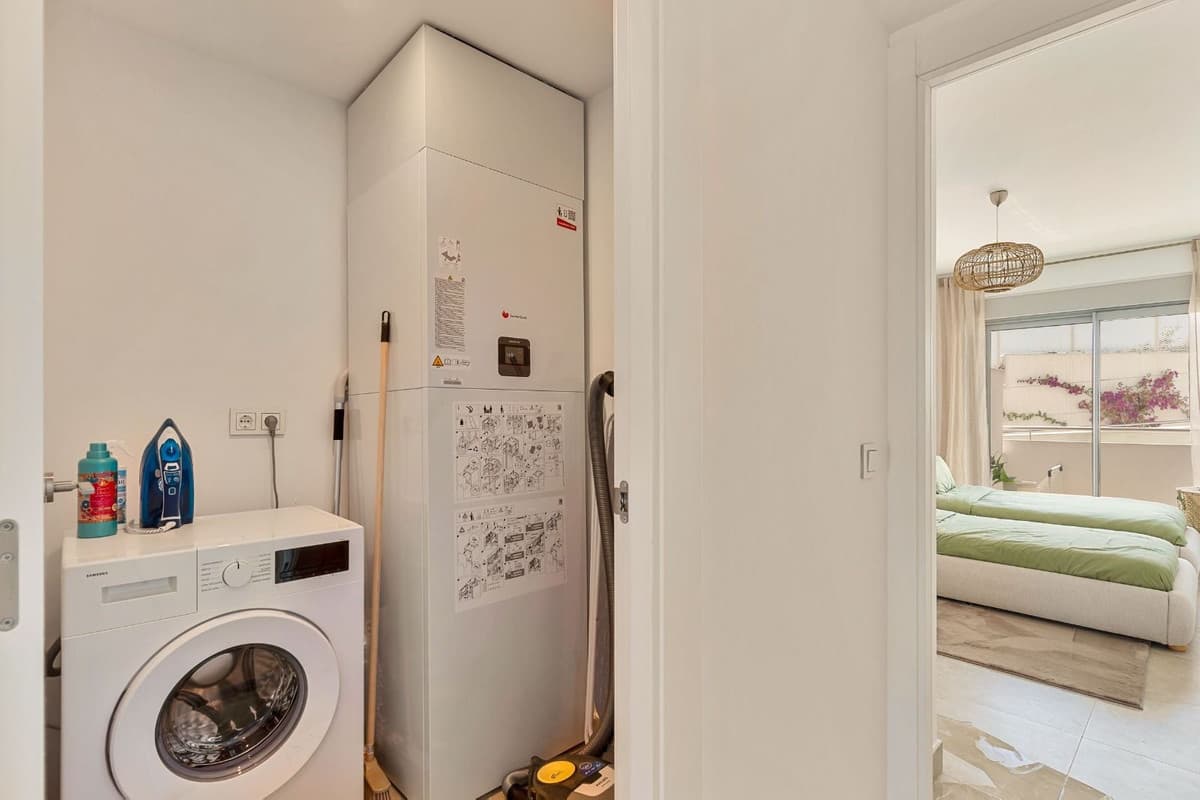 Middle Floor Apartment in Estepona — photo 9 of 10