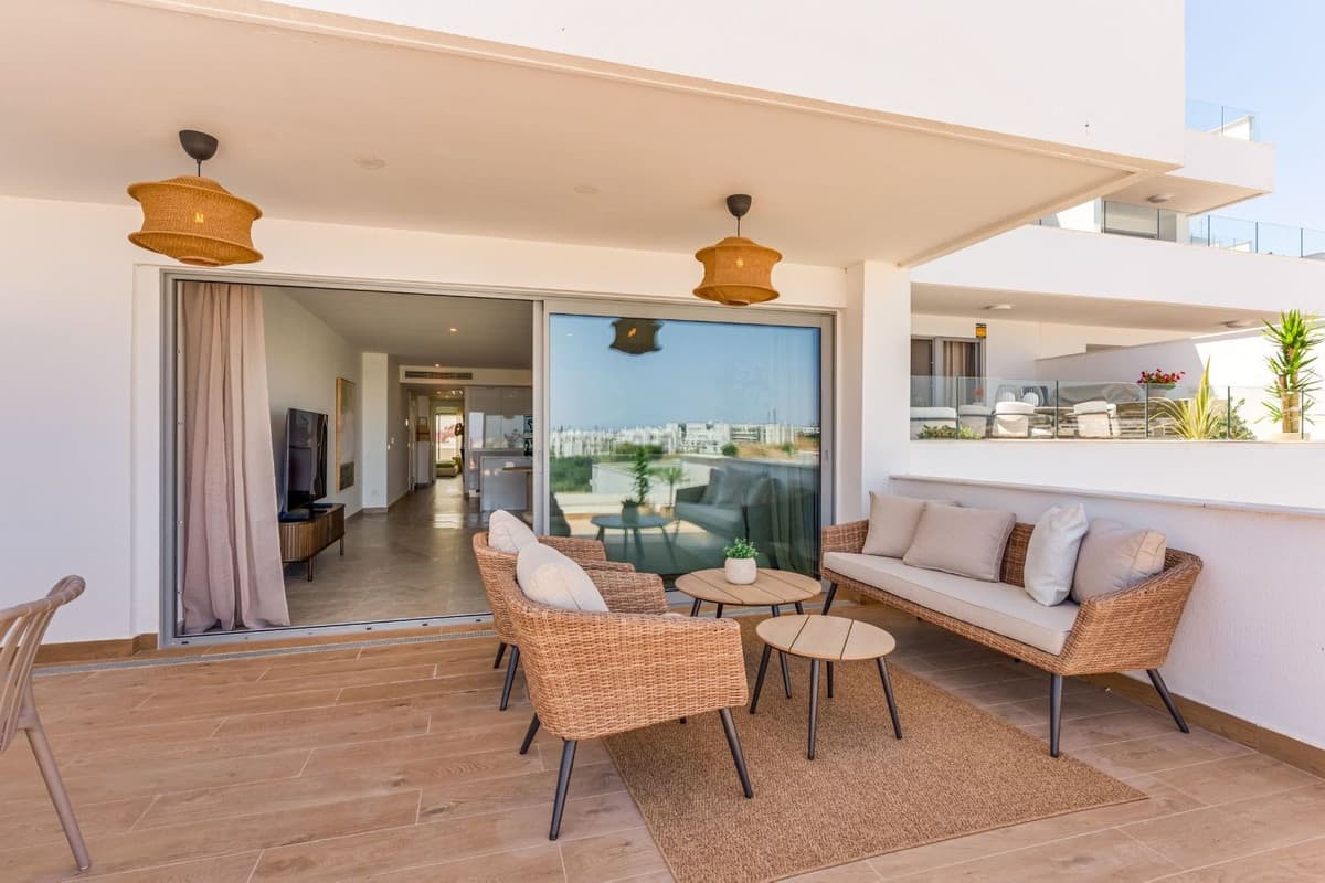 Middle Floor Apartment in Estepona — photo 10 of 10