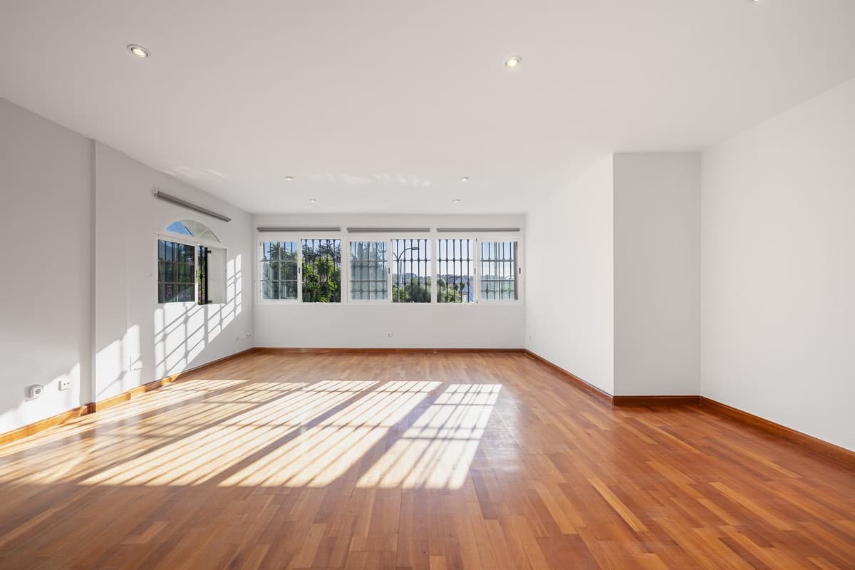 Semi-Detached House in Nueva Andalucía — photo 7 of 10