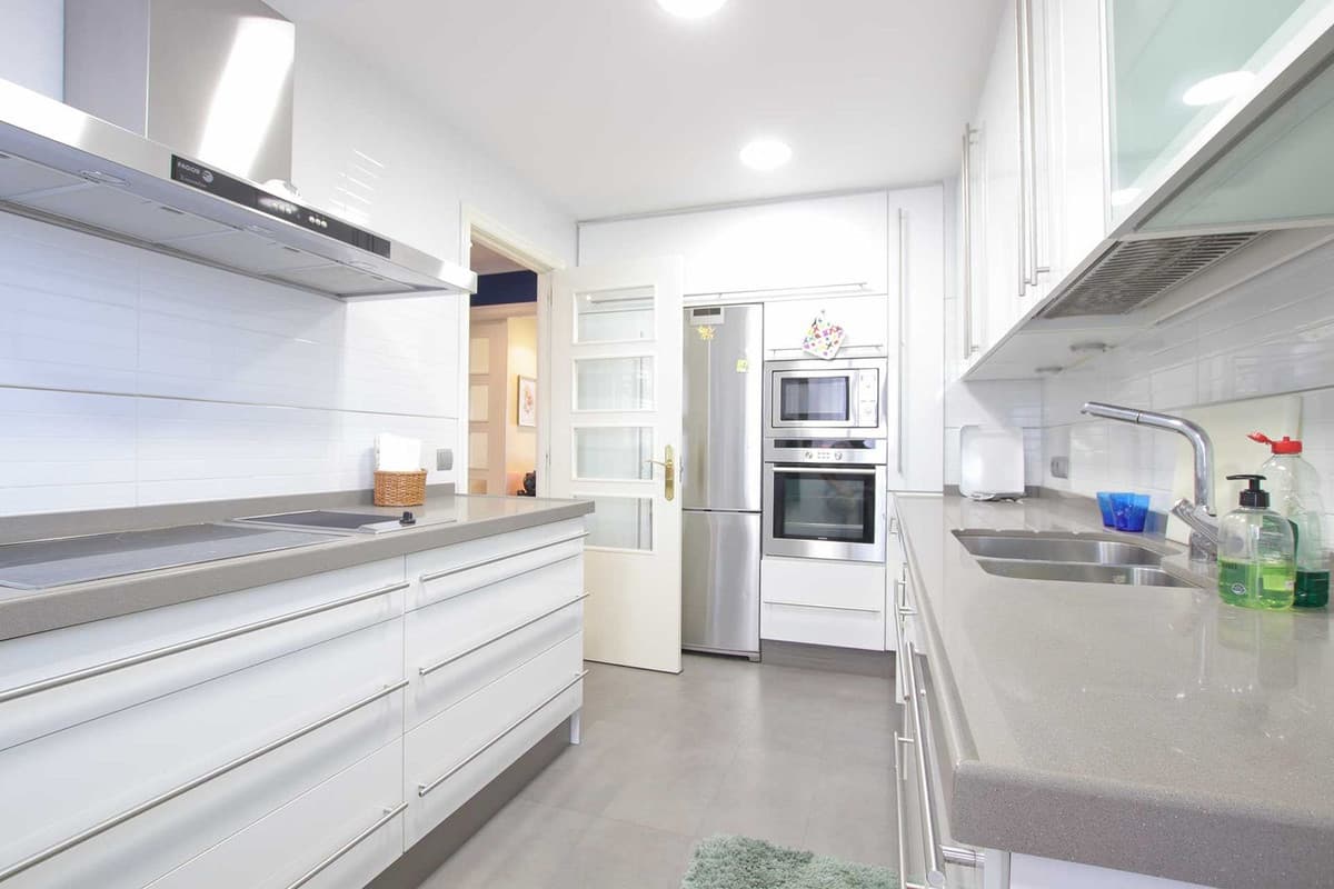 Middle Floor Apartment in Nueva Andalucía — photo 5 of 10