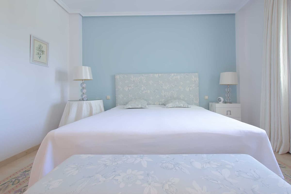 Middle Floor Apartment in Nueva Andalucía — photo 6 of 10