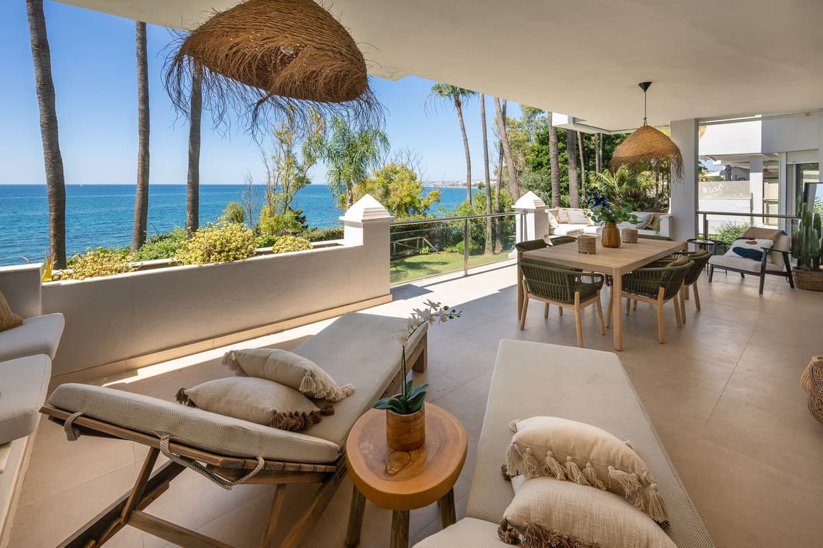 Middle Floor Apartment in Estepona — photo 1 of 10