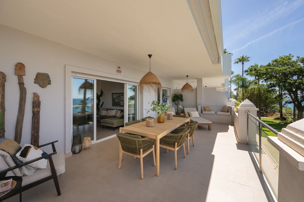 Middle Floor Apartment in Estepona — photo 3 of 10
