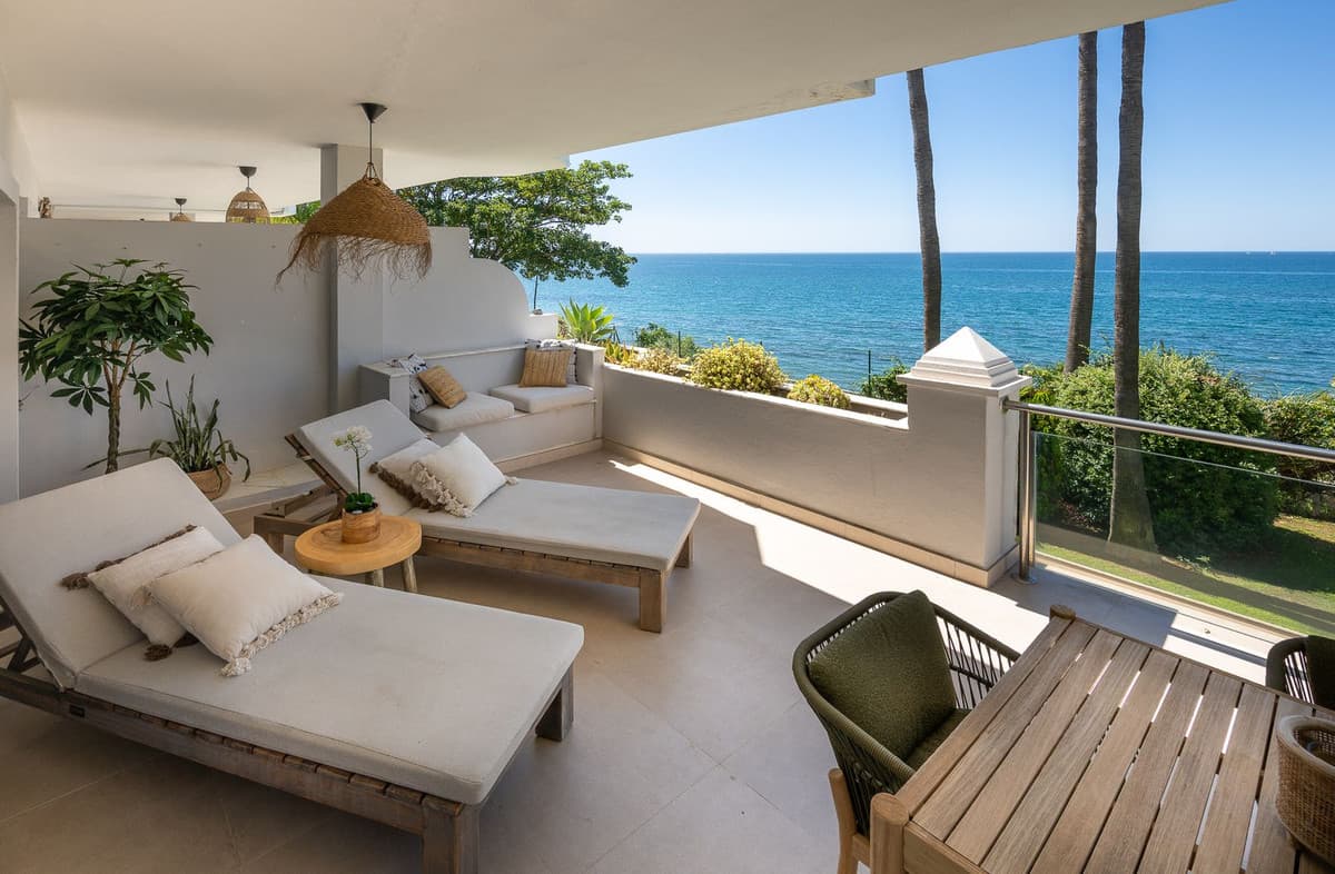 Middle Floor Apartment in Estepona — photo 4 of 10