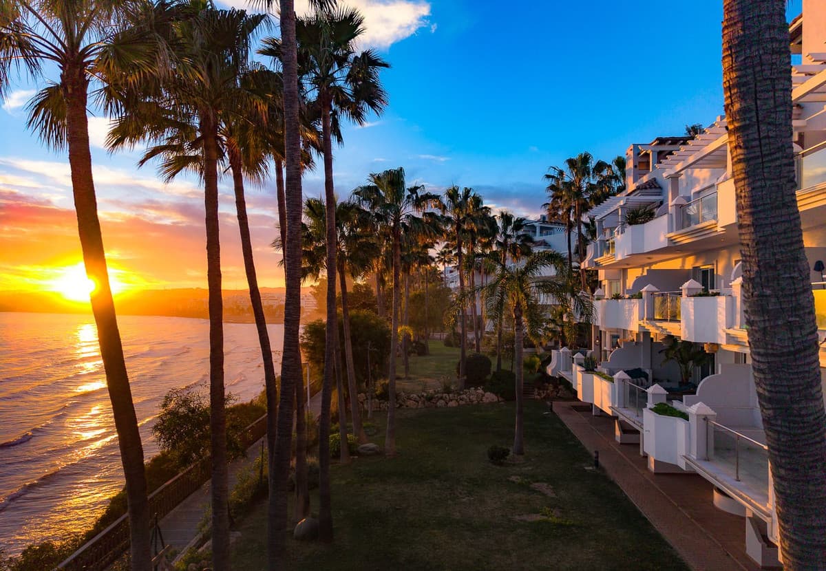 Middle Floor Apartment in Estepona — photo 9 of 10