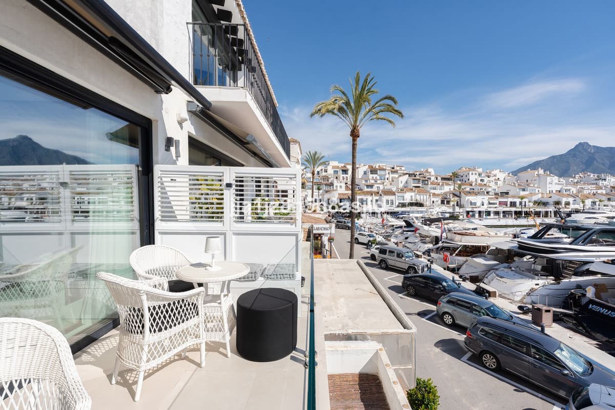 Middle Floor Apartment in Puerto Banús — photo 3 of 10