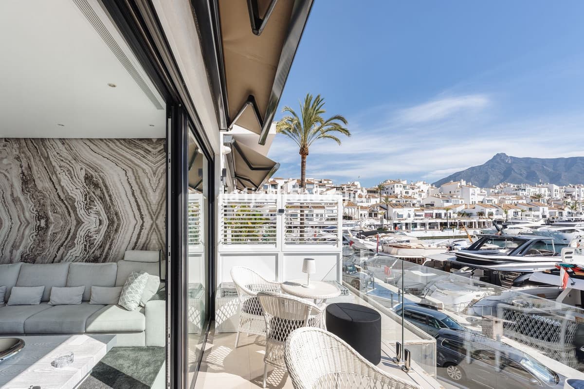 Middle Floor Apartment in Puerto Banús — photo 4 of 10