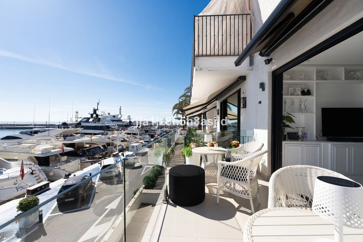 Middle Floor Apartment in Puerto Banús — photo 5 of 10