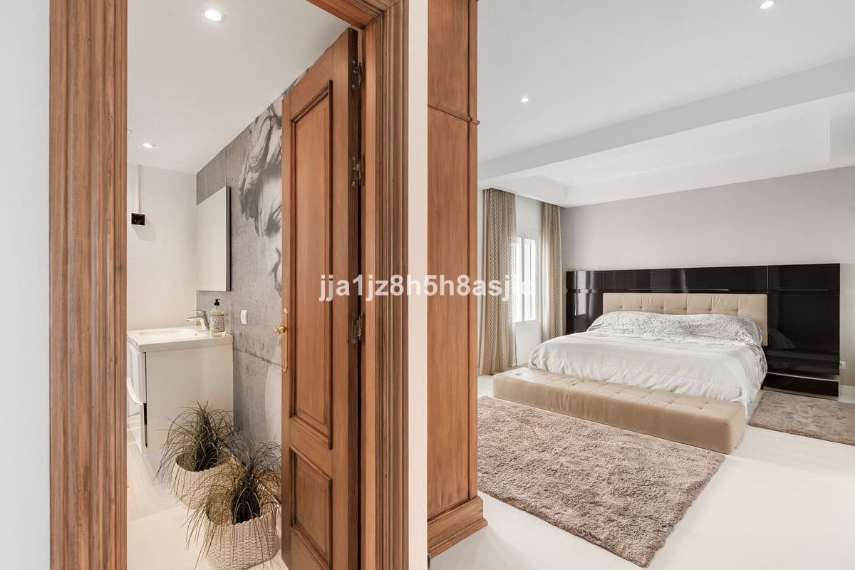 Middle Floor Apartment in Puerto Banús — photo 8 of 10