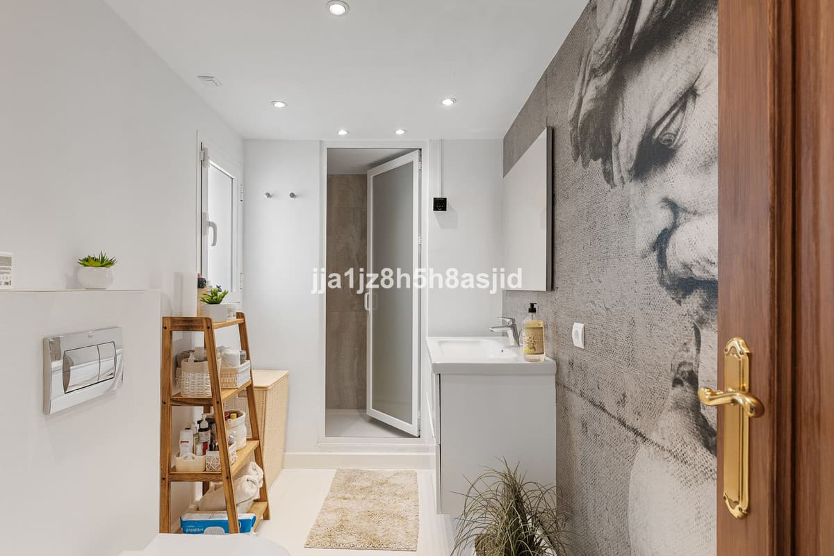 Middle Floor Apartment in Puerto Banús — photo 9 of 10